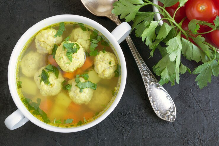 Chicken Ball And Spinach Soup